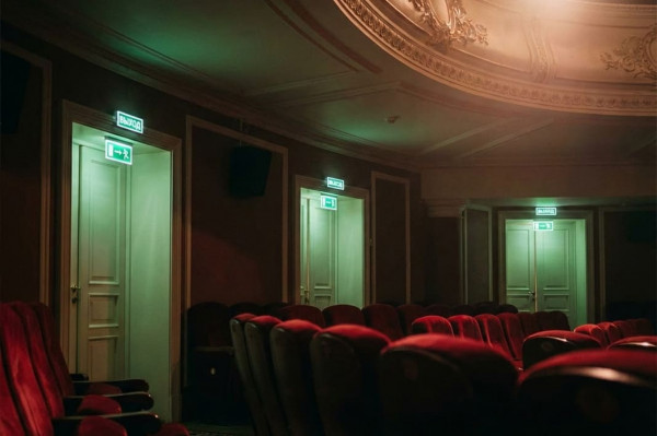 Безопасные методы работ при повышенной опасности в театрах